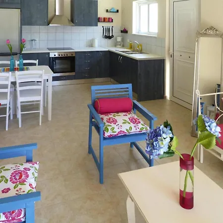 In With Garden Villa